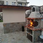 Ina & Eva Bayview Deluxe Burgas City